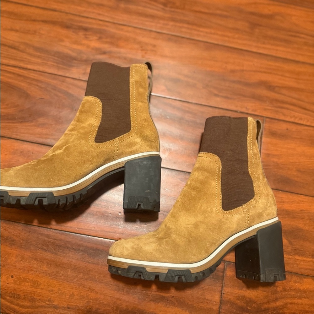rag & bone Two-Tone Chestnut Suede Chelsea Lug Heel Boots - Picture 8 of 11